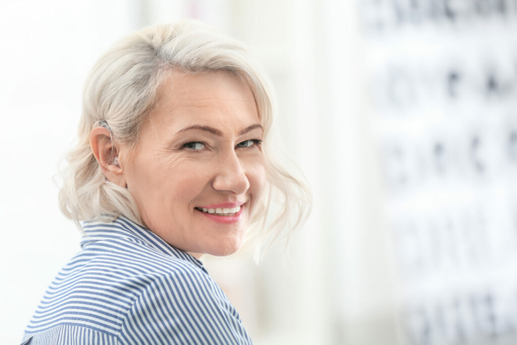 Tinnitus-Therapie mit Hörgeräten kann Ohrengeräscuhe lindern